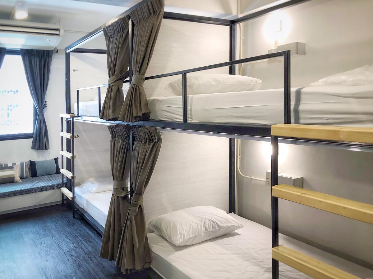 Moon House Hostel Bangkok Exterior photo
